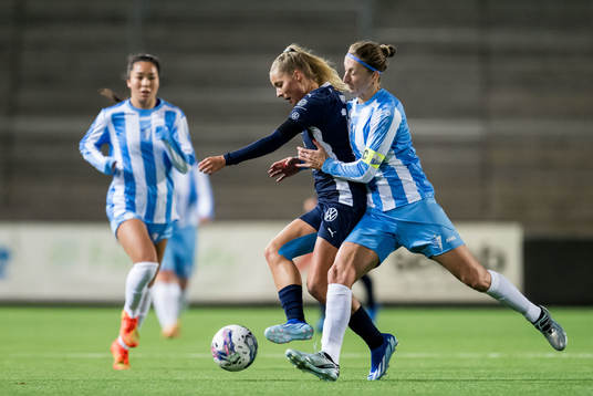 Violeta Slovic of Spartak Subotica and Olivia Holdt of
