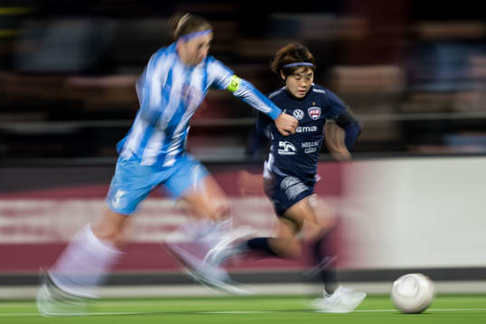 Violeta Slovic of Spartak Subotica and Mai Kadowaki of
