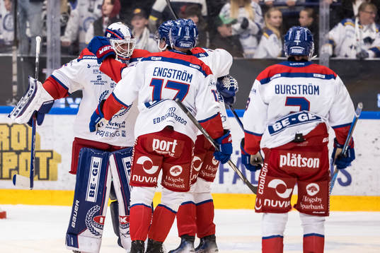 Oskarshamns målvakt Emil Kruse jubel