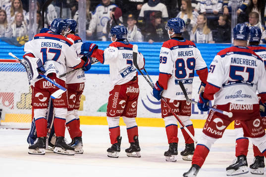 Oskarshamns spelarna jublar