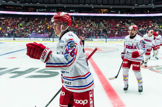 Timrås Simon Forsmark jublar