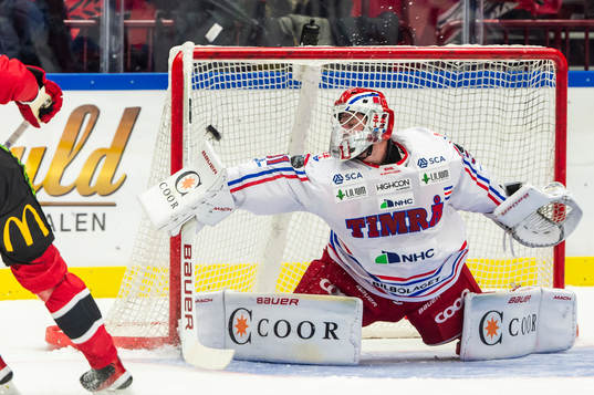 Malmö Redhawks Carl Persson gör 1-1 bakom Timrås