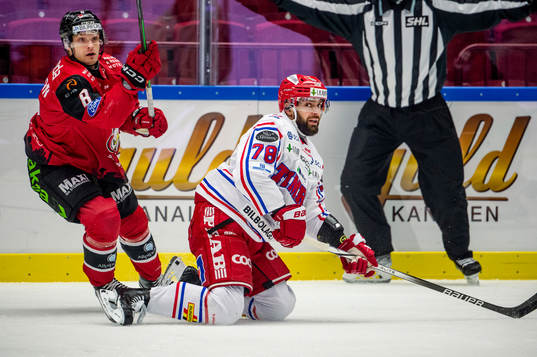 Malmö Redhawks Johan Olofsson mot Timrås Robin Hanzl