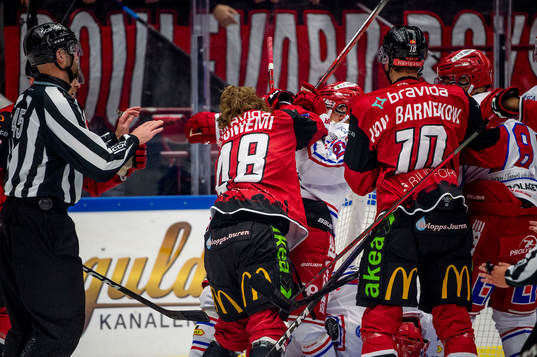Malmö Redhawks Lauri Pajuniemi i bråk med Timrås Axel