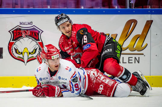 Malmö Redhawks Jakub Galvas mot Timrås Magnus Pääjärvi
