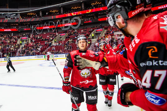 Malmö Redhawks Thomas Berg Paulsen jublar