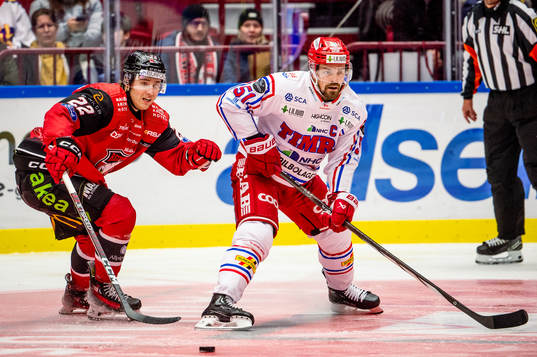 Timrås Anton Lander mot Malmö Redhawks Janne Kuokkanen
