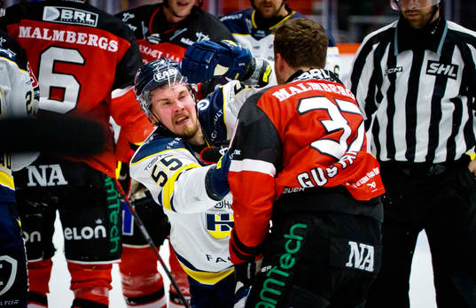 HV71s Mikael Seppälä och Örebros Glenn Gustafsson i bråk