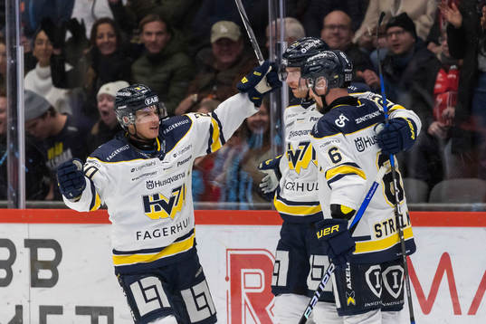HV71s Tommi Tikka, André Petersson och Anton Strålman