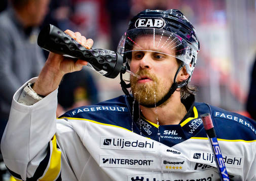 HV71s Mattias Tedenby deppar