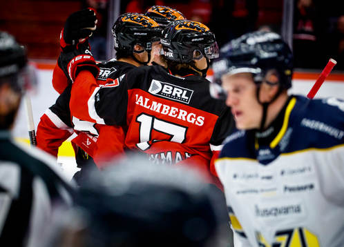 Örebros Samuel Johannesson gör 1-0 och jublar