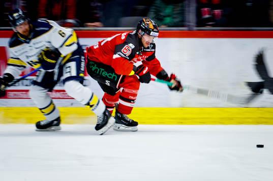 HV71s Anton Strålman och Örebros Ludvig Larsson