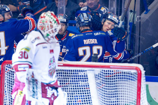 Växjös Marcus Sylvegård jublar