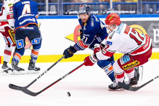 Växjös Brian Cooper och MoDos Riley Woods