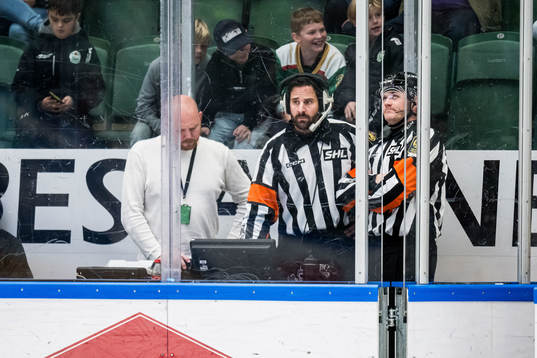 Domare Mikael Sjöqvist och Domare Daniel Eriksson