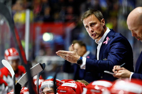 Frölundas tränare Roger Rönnberg reagerar