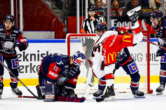 Räddning av Linköpings målvakt Marcus Högberg