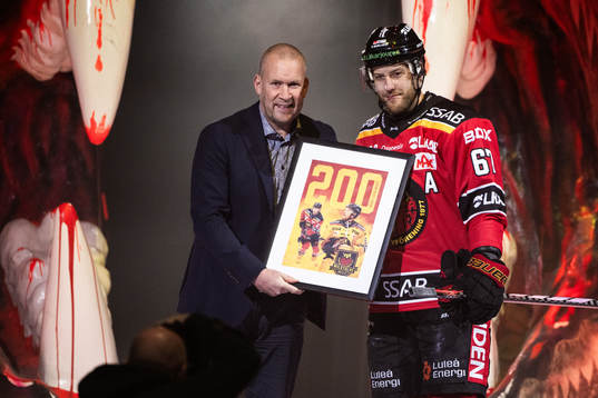 Luleås sportchef Stefan Skuggan Nilsson uppmärksammar