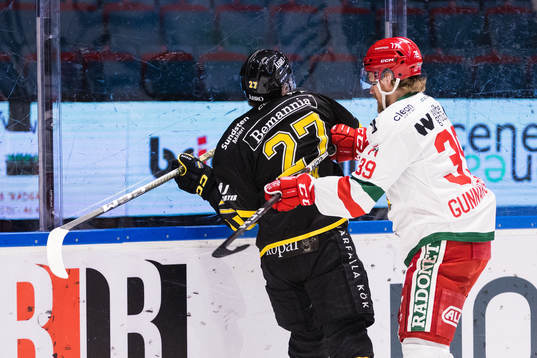 AIKs Christoffer Björk och Moras Kristoffer Gunnarsson