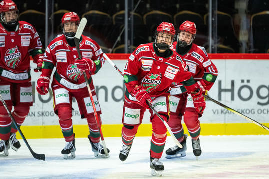 Modos Wilma Sundin jublar