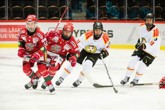 Modos Ebba Berglund Linnea Andersson och Brynäs Noemi