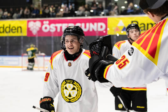Brynäs Tyler Kelleher jublar