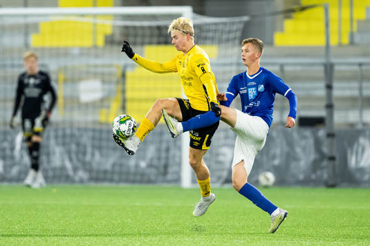 Elfsborgs Ludvig Richtner och Norrbys Melvin Korpås