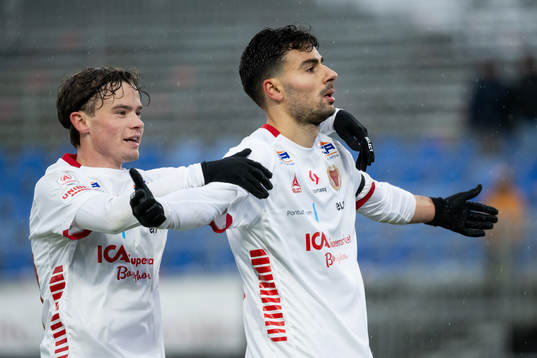 Kalmars Deniz Hummet och Jacob Trenskow jublar