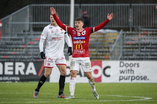 Degerfors Gustav Lindgren jublar