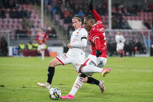 Kalmars Johan Karlsson och Degerfors Joseph - Claude