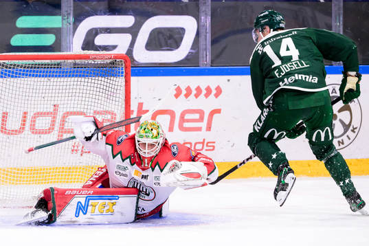 Frölundas målvakt Lars Johansson och Färjestads Victor