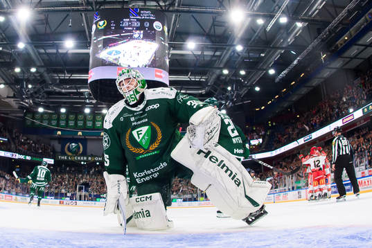 Frölundas spelare jublar
