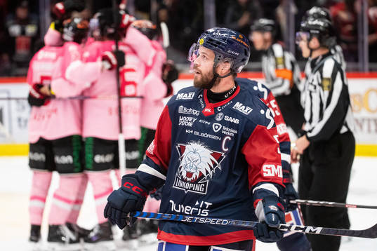 Linköpings Oscar Fantenberg deppar