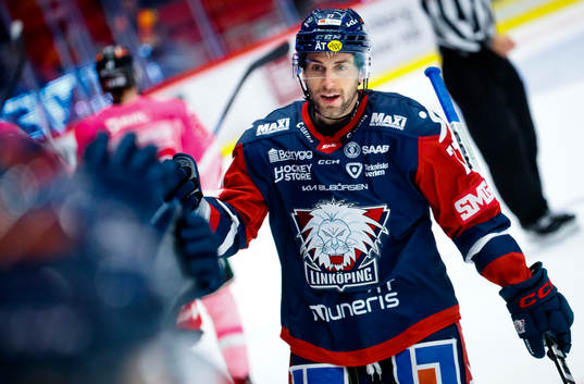 Linköpings Taylor Leier jublar vid 2-2