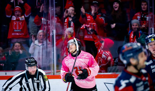 Örebros William Wikman jublar vid 5-2