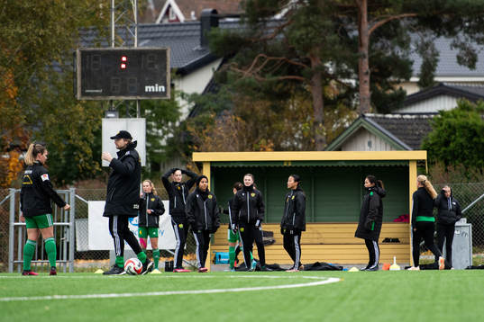 Bollstanäs spelare värmer upp