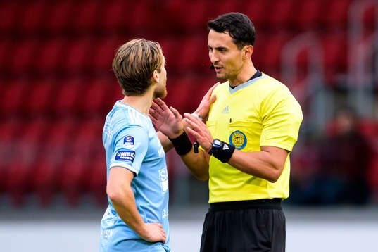 Gefles Daniel Eliasson och domare Adi Aganovic