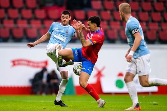 Gefles Kevin Persson och Helsingborgs Lucas Lima