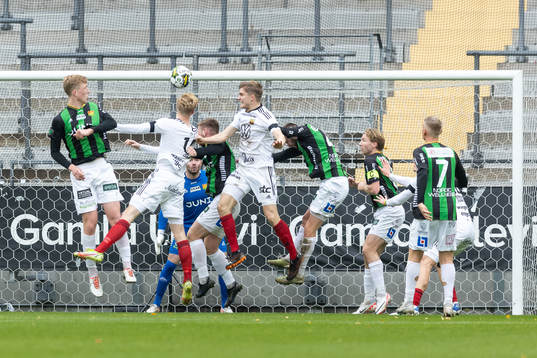 Östersunds Jakob Hedenquist gör 0-1