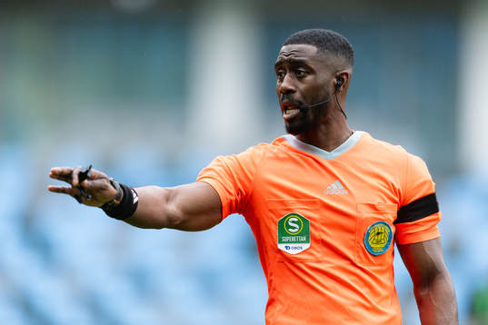 Domare Fredrik Oppong
