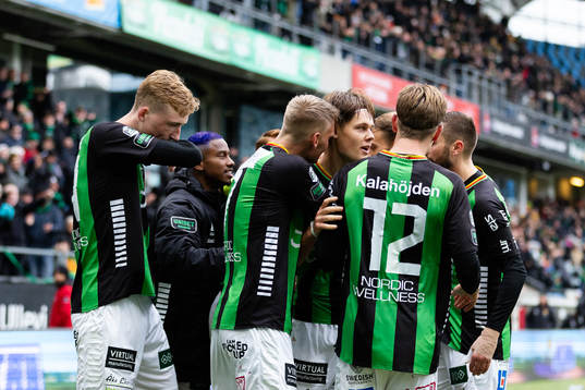 GAIS  Axel Henriksson jublar med lagkamrater