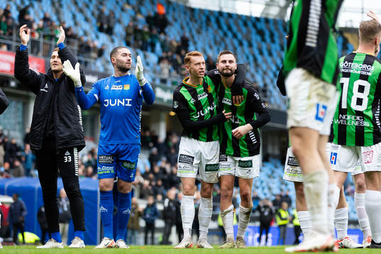 GAIS målvakt Mergim Krasniqi, Julius Lindberg  och Axel