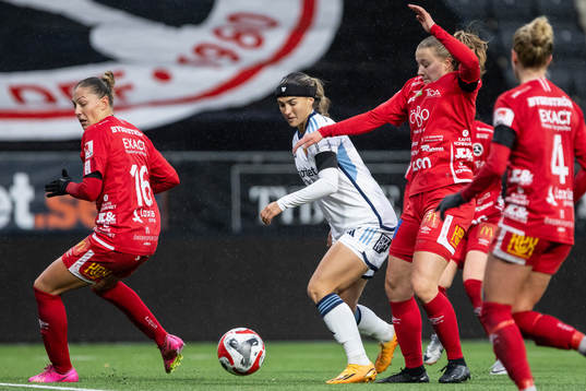 Djurgårdens Lova Lundin och Örebros Inka Sarjanoja