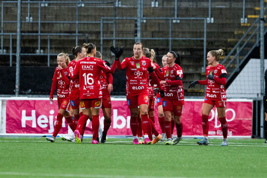 Örebros spelare jublar