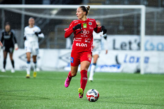 Örebros Hannah Davison
