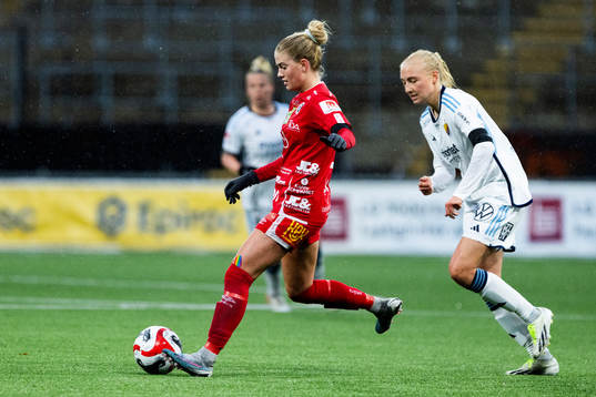 Örebros Regan Steigleder och Djurgårdens Stinalisa
