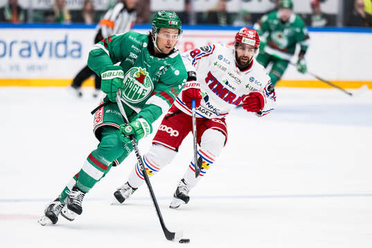 Rögle BKs Michael Kapla och Timrå IKs Robin Hanzl