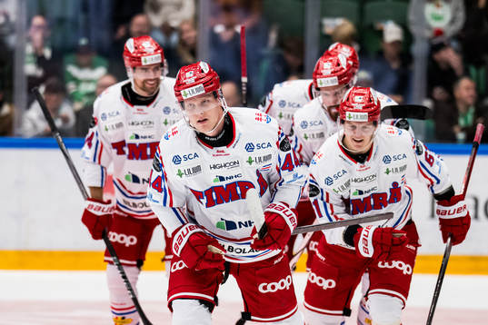 Timrå IKs Olli Juolevi jublar