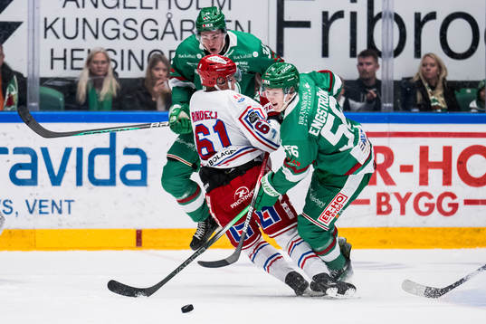 Rögle BKs Adam Engström och Timrå IKs Axel Rindell