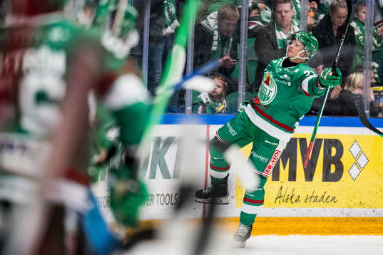 Rögle BKs Samuel Jonsson jublar